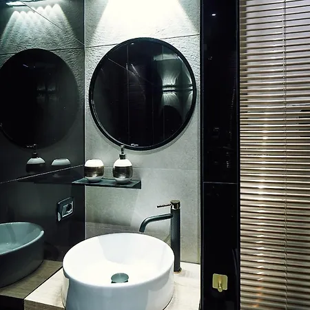 Апартаменти Chiclife - Lilienblum Chic Borgo Santa Caterina Бергамо