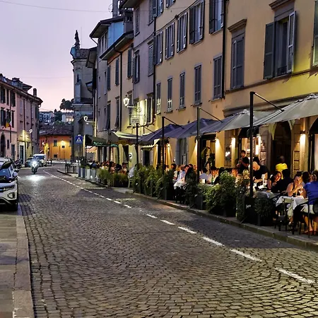 Chiclife - Lilienblum Chic Borgo Santa Caterina 贝尔加莫